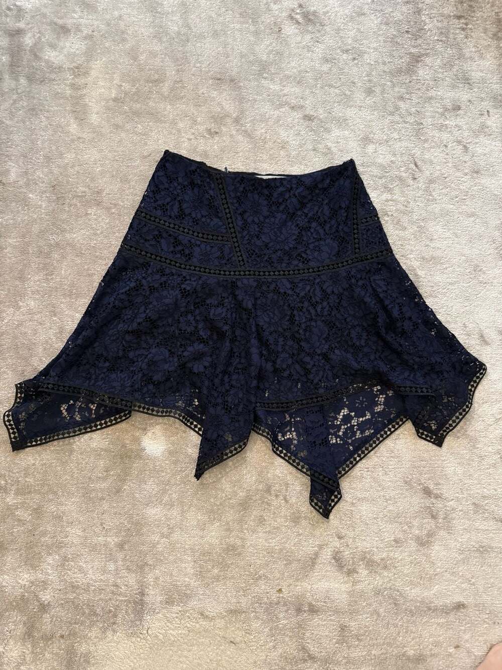 Veronica Beard Navy Lace Asymmetrical Hem Skirt Size 2